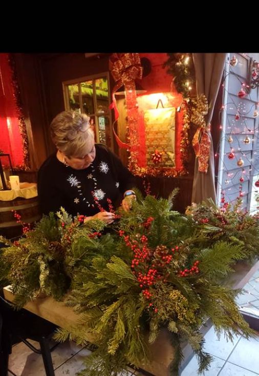 Destination Geauga Tourism | HolidayArrangement 1123 Maggie